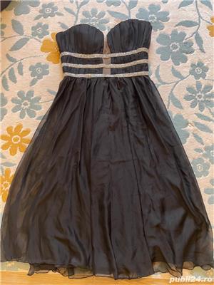 Rochie neagra pentru ocazie .