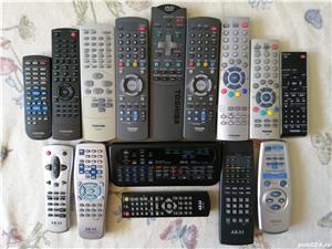 Vand telecomenzi originale TOSHIBA SI AKAI. 