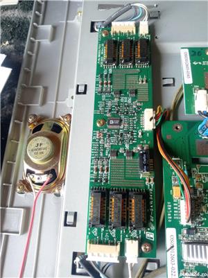 invertor lcd 6 lampi invertor e200704 de pe tv Schneider Screenland 20m301