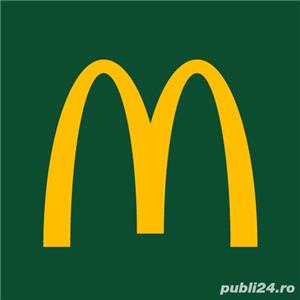 Lucrător comercial Mc Donald's Lacul Roșu