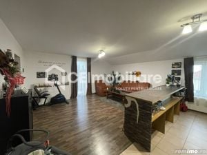 Apartament 3 camere etaj 2 - strada Strugurilor - imagine 3