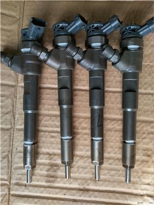 0445110652 H8201453073 166000121R Bosch Injector Dacia Dokker,Duster,Logan II,Sandero II,Renault 1.5 - imagine 2
