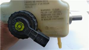 Vând pompă de frână cod original 1K1614019C