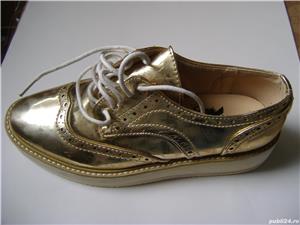 Încăltări aurii cu etichetă, mărime 35 - imagine 2