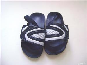 Papucei plajă noi, cu etichetă