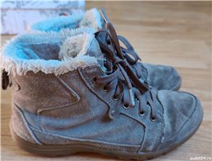 Ghete îmblănite din piele întoarsă