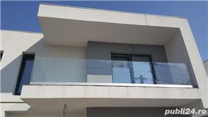 Balustradă pentru terasă cu sticlă securizată asamblată în profil aluminiu