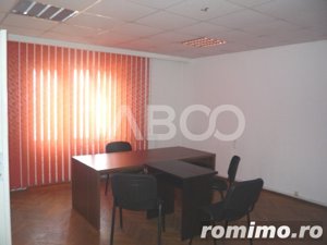 Spatiu de birouri 3 balcoane si o terasa in Sibiu 120 mp zona Centrala - imagine 9