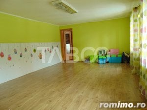 Casa 11 camere pretabila investitie 310 mp utili curte zona Terezian