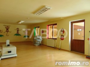 Casa cu 11 camere si teren de 570 mp in zona Terezian de inchiriat - imagine 17