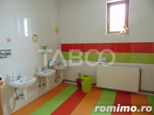 Casa cu 11 camere si teren de 570 mp in zona Terezian de inchiriat - imagine 18