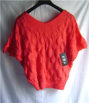 Bluză tricotată, cu etichetă     