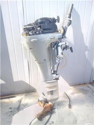 Vând outboard Honda BF15, 2010, pornire electro + sfoară, stare foarte bună,1100 euro negociabil.