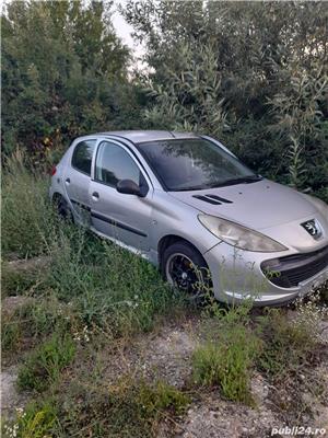Dezmembrez Peugeot 206 +, 1.1i, an 2011 - imagine 4