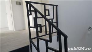 Acest model de balustradă este plin de pătrate mari sau mici unite între ele - imagine 2