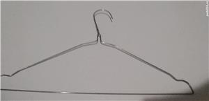 50 umerașe noi din sârmă la 30 lei 