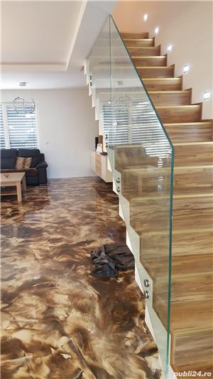 Balustradă din sticlă securizată , se poate și cu sticlă laminată și etc.