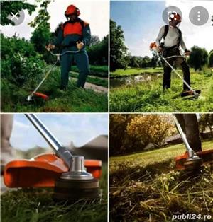 Tund iarba cu motocoasa și defrisez terenuri 
