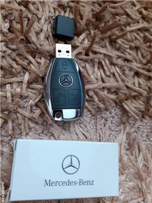 Stick de memorie Mercedes Benz 4GB - imagine 1