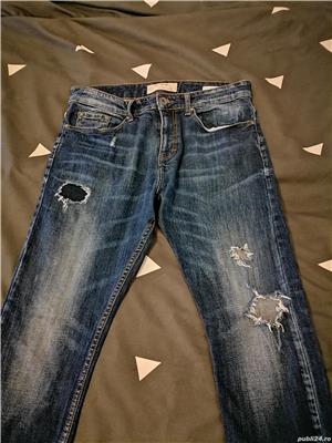 Stradivarius Man blugi barbati masura 42 Distressed fabricati in Spania - imagine 4