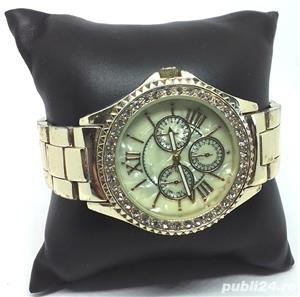 ceas fashion unisex de la AVON, purtat, funcțional