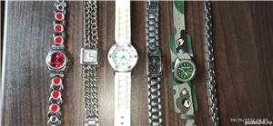 5 ceasuri si o bratara  Cele 5 ceasuri din poza si bratara In stare buna, ca in poze, Pret pentru o  - imagine 3