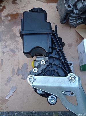 Vand pompa servo Mercedes Vito Euro 5 - imagine 3