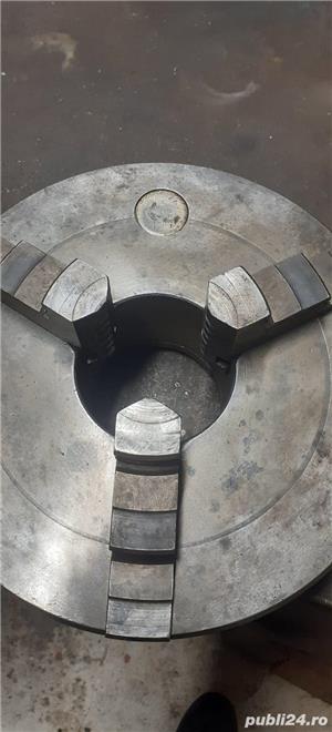 Universal strung  - imagine 3