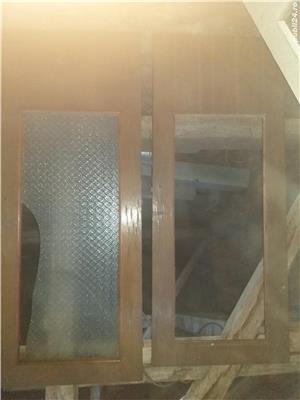 Vand usi de interior fara toc