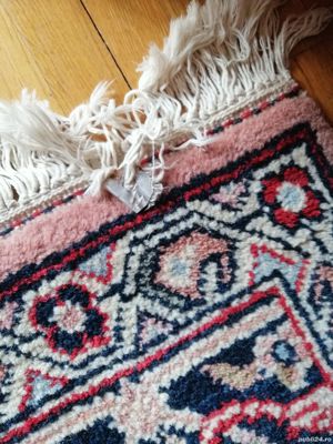 Covor artizanal, lucrat manual, din lana.  - imagine 4