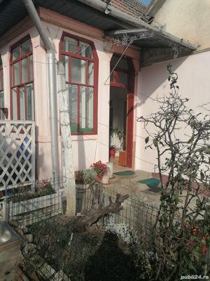 Casă de vânzare - Zona micro unu, în apropiere de Pompieri și Penny Market - imagine 2