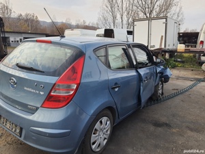 Dezmembrez HYUNDAI I 30 an 2009,Motor 1.6 CRDI,avariat - imagine 2