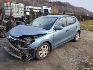 Dezmembrez HYUNDAI I 30 an 2009,Motor 1.6 CRDI,avariat - imagine 3