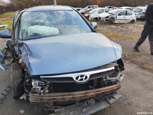 Dezmembrez HYUNDAI I 30 an 2009,Motor 1.6 CRDI,avariat - imagine 4