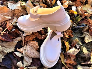 pantofi NALAIM Nude Mary Jane de culoare crem, inchizatoare catarama