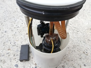 Pompa benzina SIEMENS vw polo 6R - imagine 4