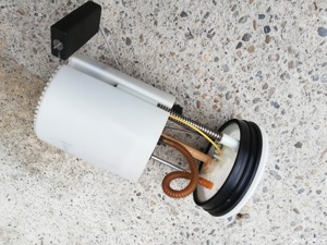 Pompa benzina SIEMENS vw polo 6R - imagine 2