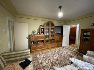 Apartament spatios, intr-un bloc izolat, zona fiind una linistita. - imagine 7