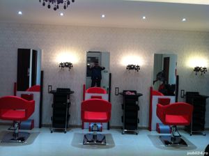 Inchiriez 2 posturi de lucru COAFOR, un post de lucru COSMETICA si un post de lucru MANI- PEDI. - imagine 2