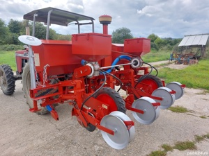 Semanatoare porumb 4 rânduri - imagine 2 Semanatoare porumb 4 rânduri - imagine 2