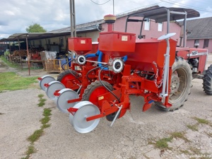 Semanatoare porumb 4 rânduri - imagine 3 Semanatoare porumb 4 rânduri - imagine 3