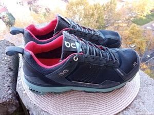  Adidasi On Cloud Warm+ Dry, marime 42, UK 8 (27 cm) made in Vietnam.