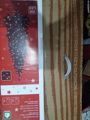 Brad artificial de Craciun cu leduri