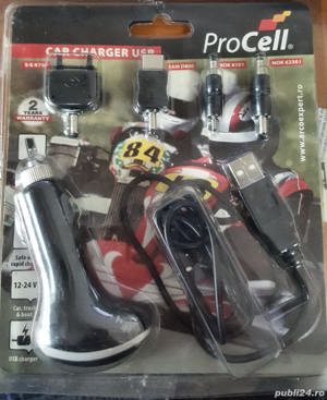 Incarcator auto USB cu accesorii