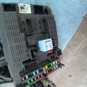 Cutie cu siguranțe pentru Citroen C8  - imagine 3