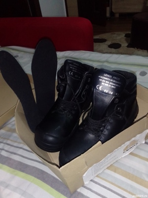 Vanzare bocanci super calitate si pret ieftin !