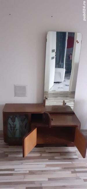 Vand oglinda cu vitrina din lemn de nuc 