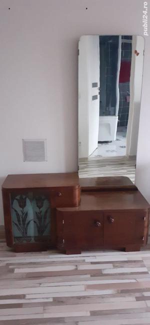 Vand oglinda cu vitrina din lemn de nuc  - imagine 3