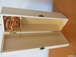 Cutie vintage lemn,pt sticla de vin+ vin Cadou Sauvignon