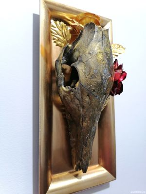 Craniu si trandafiri decorațiune, cadou unicat - imagine 3